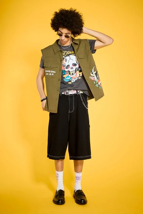 Ace Skull Throwback Graphic Tee Ace Skull Throwback Graphic Tee